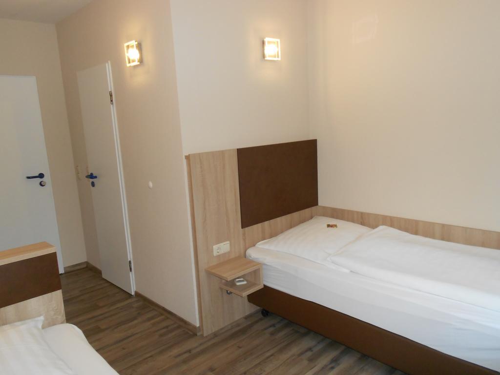 Hotel-Restaurant Tuexen Rendsburg Room photo